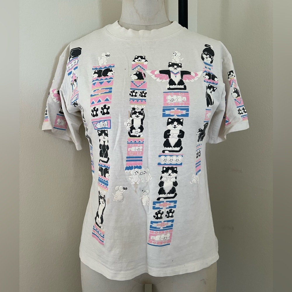 Vintage Spumoni by Rose Cage Graphic T-Shirt with Totem Pome Cats Sm